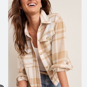 GB Girls tan and cream cropped Plaid Button-Up Shirt shacket Jacket size small